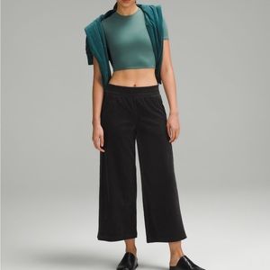 LULULEMON Softstreme High-Rise Wode Leg Cropped Pants